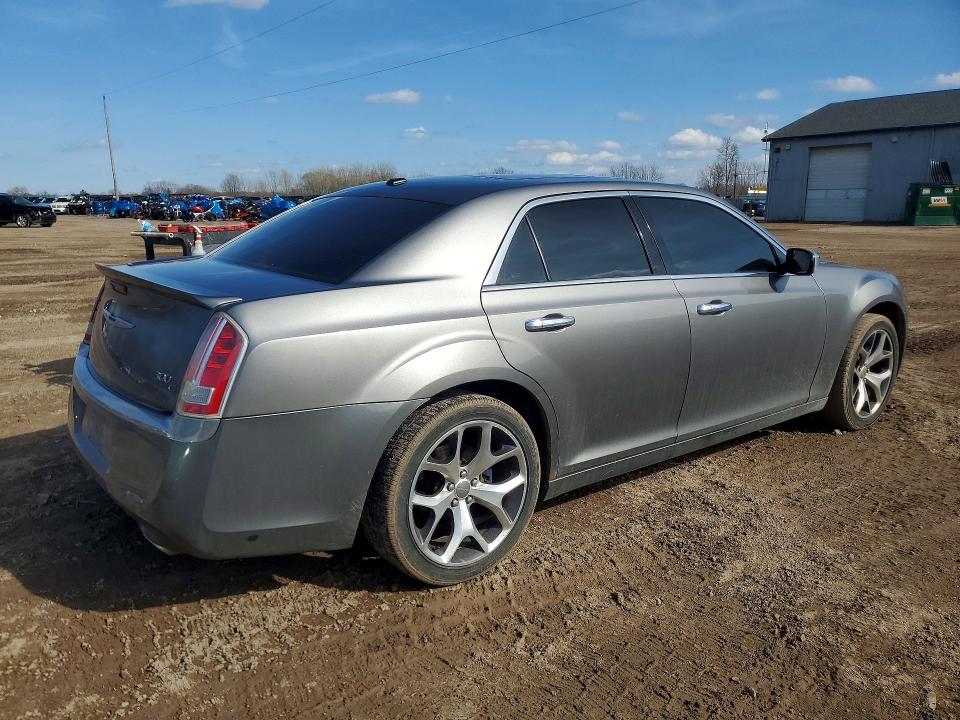 48689736 :رقم المزاد ، 2C3CA6CT1BH612732 vin ، 2011 Chrysler 300c مزاد بيع