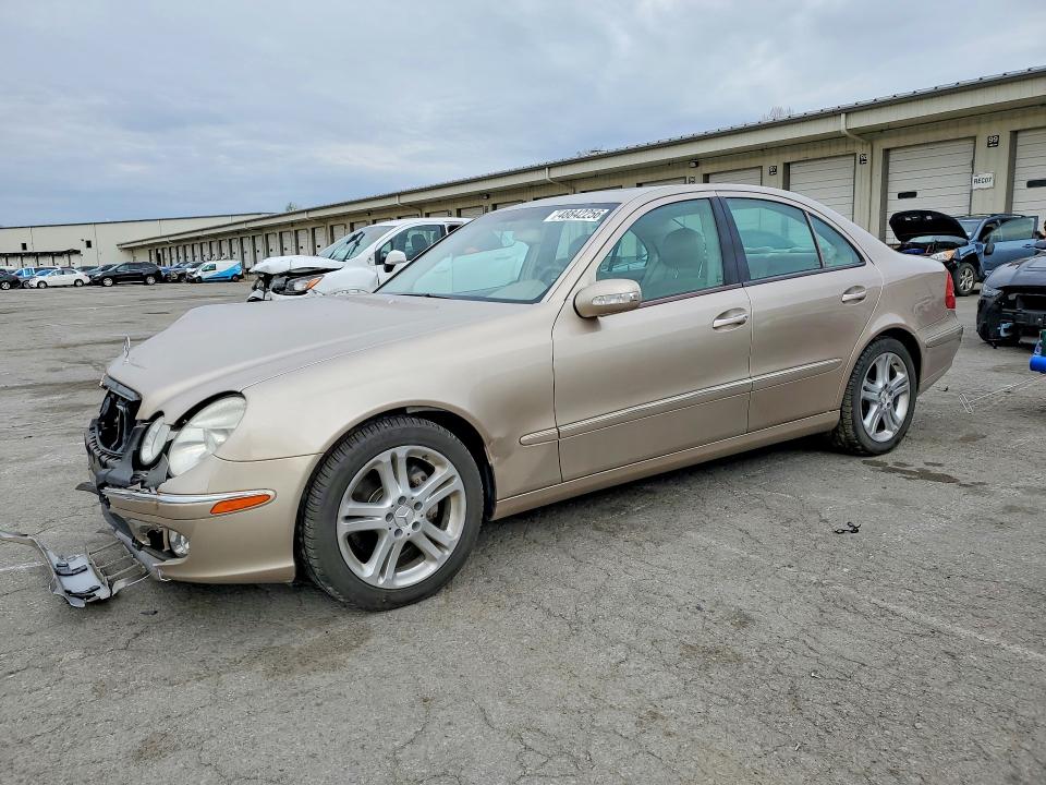 48842256 :رقم المزاد ، WDBUF70J64A429160 vin ، 2004 Mercedes-benz E مزاد بيع