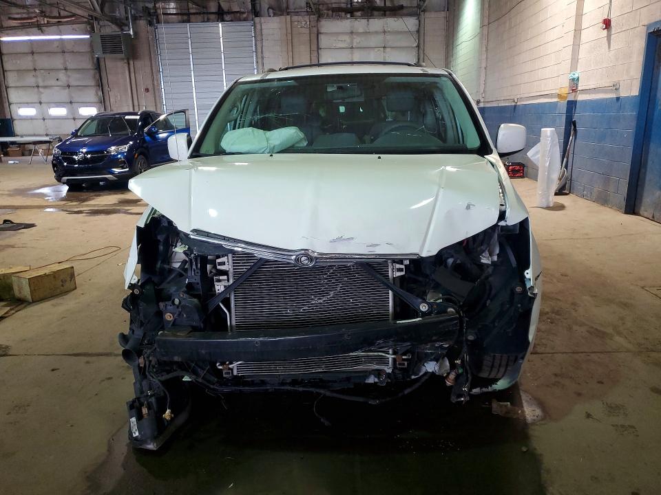 2010 Chrysler Town & Country მანქანა იყიდება აუქციონზე, vin: 2A4RR5D17AR104287, აუქციონის ნომერი: 49311446
