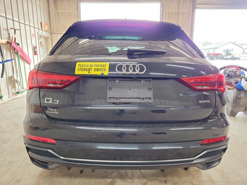 2022 Audi Q3 მანქანა იყიდება აუქციონზე, vin: WA1EECF3XN1060826, აუქციონის ნომერი: 48484136