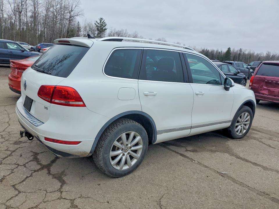 47941006 :رقم المزاد ، WVGEF9BP5ED003586 vin ، 2014 Volkswagen Touareg مزاد بيع