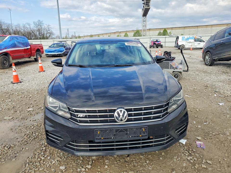 48642936 :رقم المزاد ، 1VWAT7A36GC054194 vin ، 2016 Volkswagen Passat مزاد بيع