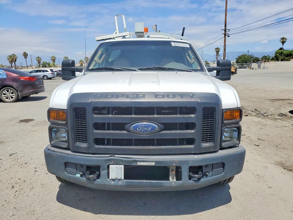75226595 :رقم المزاد ، 1FTWF30528EA29441 vin ، 2008 Ford F350 مزاد بيع