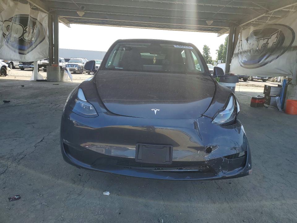 2024 Tesla Model Y მანქანა იყიდება აუქციონზე, vin: 7SAYGAEE8RF100115, აუქციონის ნომერი: 51652376