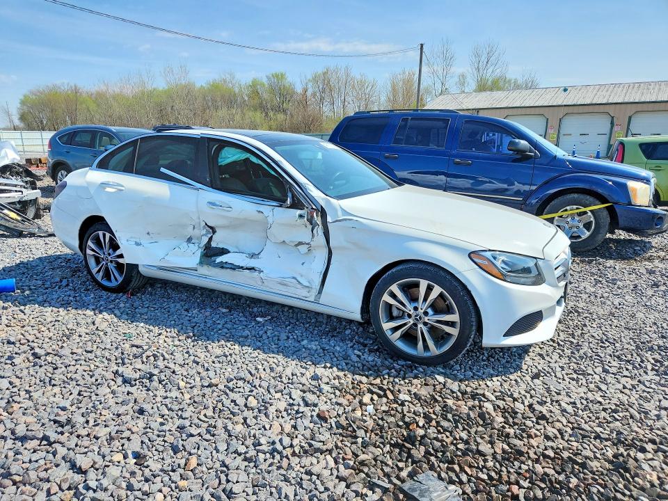 Продажа на аукционе авто 2017 Mercedes-benz C, vin: 55SWF4KB9HU213703, номер лота: 49151076