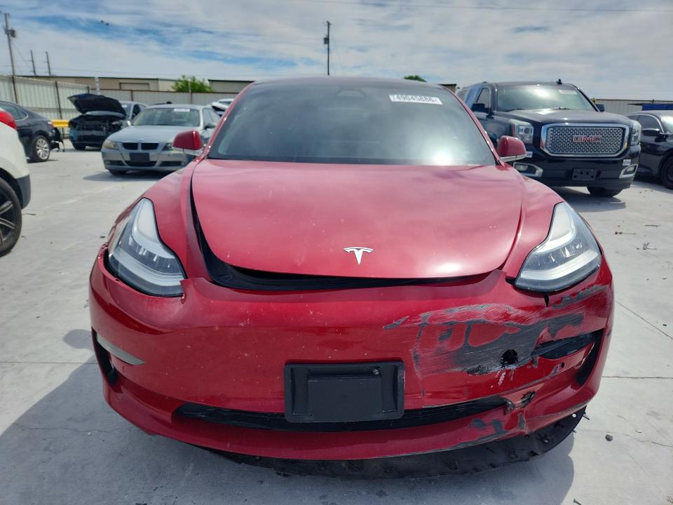 49045886 :رقم المزاد ، 5YJ3E1EA4JF048058 vin ، 2018 Tesla Model 3 مزاد بيع