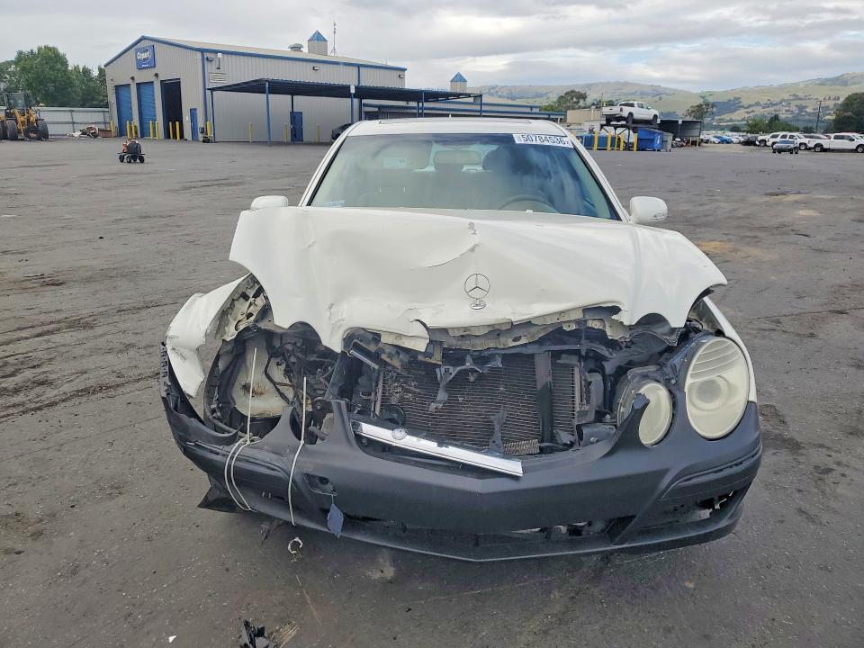 50784536 :رقم المزاد ، WDBUF56X89B426780 vin ، 2009 Mercedes-benz E مزاد بيع
