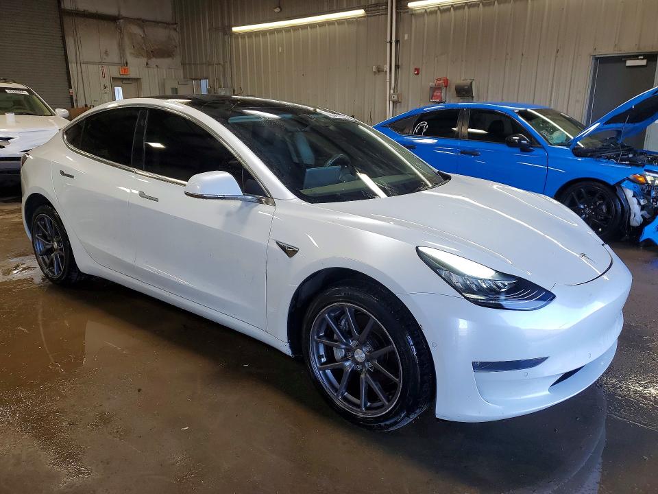 48607176 :رقم المزاد ، 5YJ3E1EA3KF412004 vin ، 2019 Tesla Model 3 مزاد بيع
