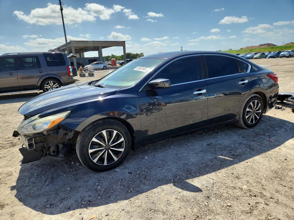 Продажа на аукционе авто 2018 Nissan Altima, vin: 1N4AL3AP7JC194055, номер лота: 50682696
