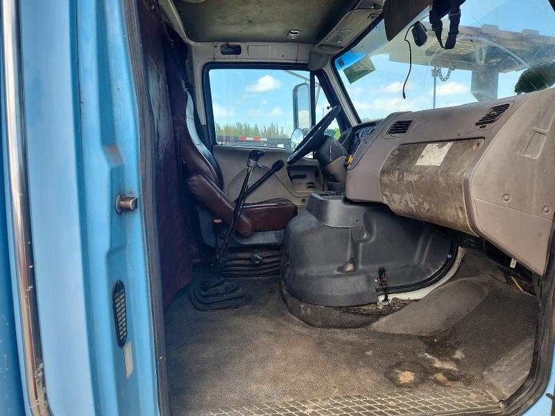 49820646 :رقم المزاد ، 2FZHCMCVX5AN91316 vin ، 2005 Sterling Truck Lc مزاد بيع
