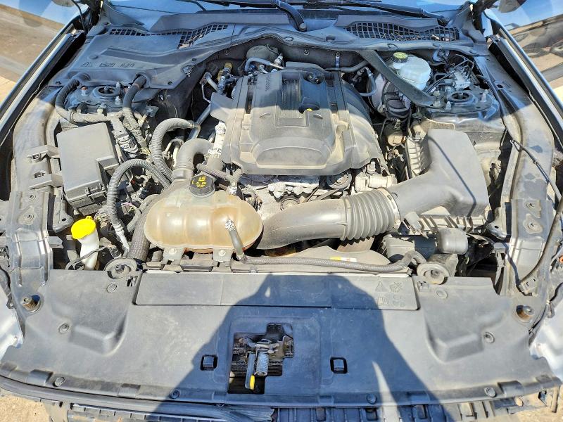 48799576 :رقم المزاد ، 1FATP8UH7J5145246 vin ، 2018 Ford Mustang مزاد بيع