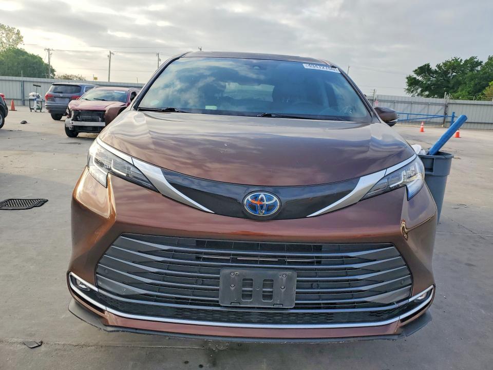 49472766 :رقم المزاد ، 5TDZSKFC2NS050157 vin ، 2022 Toyota Sienna مزاد بيع