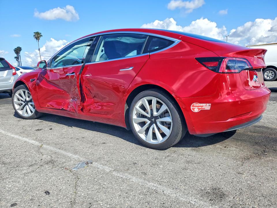 49504976 :رقم المزاد ، 5YJ3E1EA0JF102973 vin ، 2018 Tesla Model 3 مزاد بيع