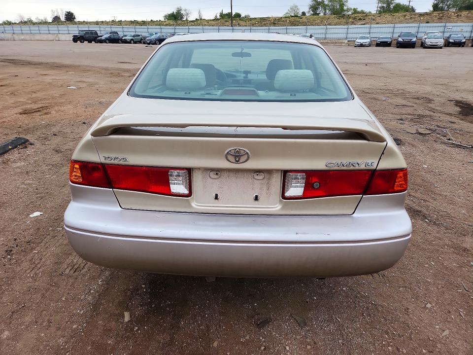 2001 Toyota Camry მანქანა იყიდება აუქციონზე, vin: JT2BG22KX10570564, აუქციონის ნომერი: 50941196