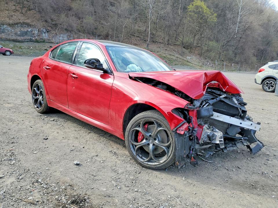 2018 Alfa Romeo Giulia მანქანა იყიდება აუქციონზე, vin: ZARFAEEN7J7597672, აუქციონის ნომერი: 49145396