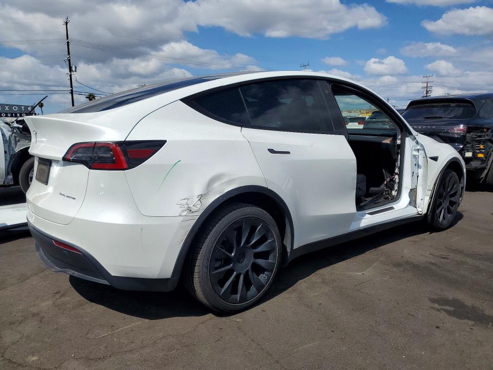 51075086 :رقم المزاد ، 7SAYGDEE2NF495078 vin ، 2022 Tesla Model Y مزاد بيع