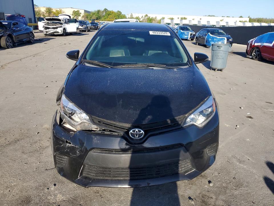 48333526 :رقم المزاد ، 5YFBURHE2FP204248 vin ، 2015 Toyota Corolla مزاد بيع