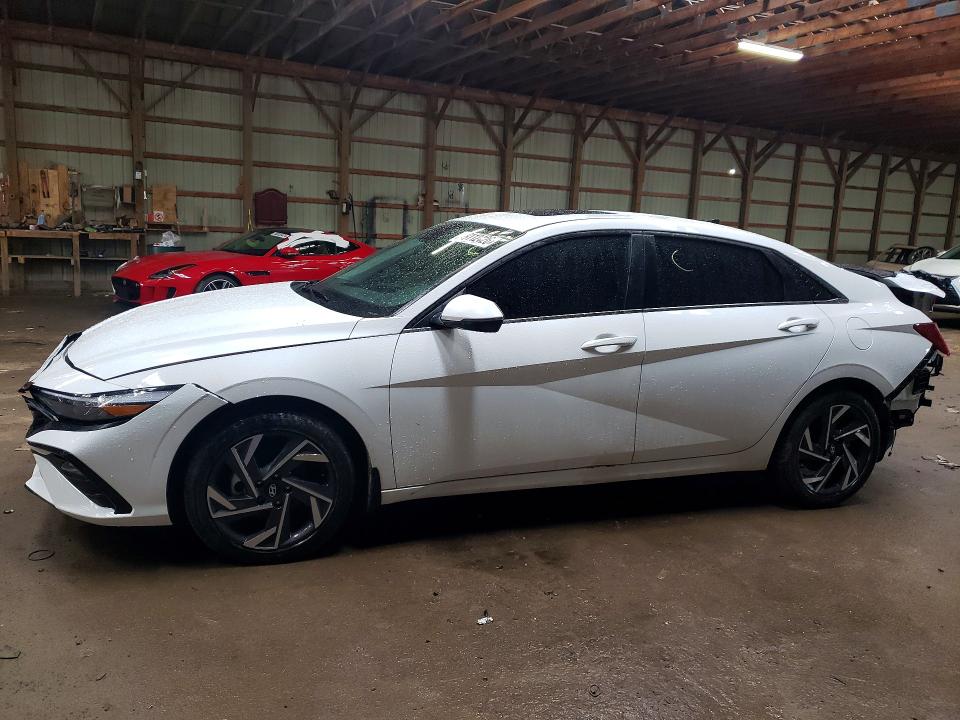 Продажа на аукционе авто 2025 Hyundai Elantra Luxury Hev 4dr, vin: KMHLN4DJ6SU145575, номер лота: 49112426