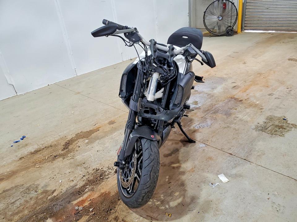 49986286 :رقم المزاد ، ZDM13BLW5DB011906 vin ، 2013 Ducati Diavel مزاد بيع