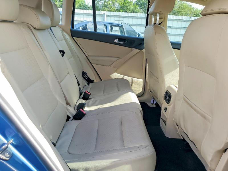 49466056 :رقم المزاد ، WVGAV7AX8HK037951 vin ، 2017 Volkswagen Tiguan مزاد بيع