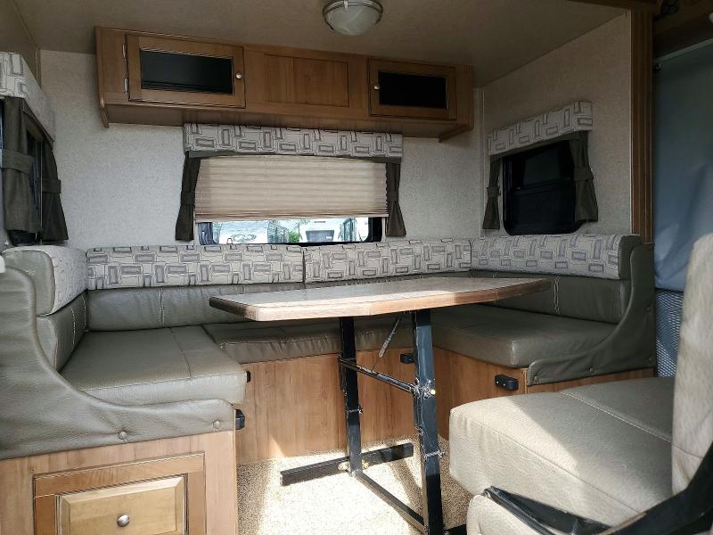 48612796 :رقم المزاد ، 4X4TFLY24KZ158997 vin ، 2019 Foresriver Shamrock مزاد بيع