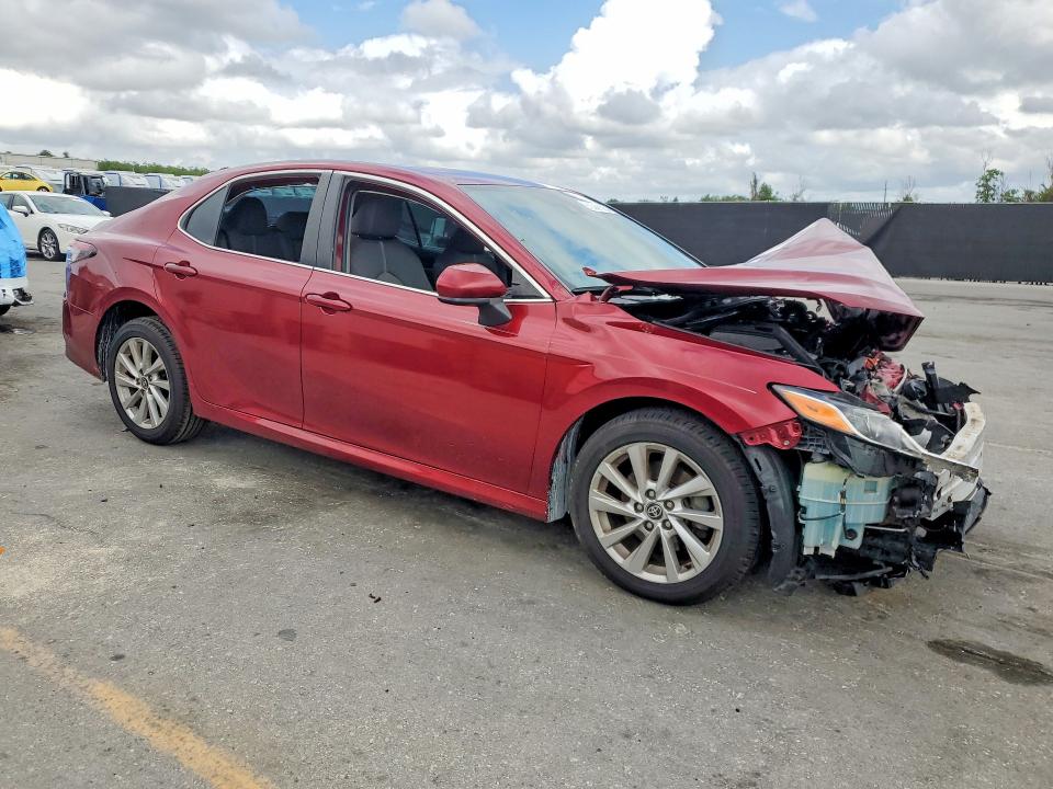 2021 Toyota Camry მანქანა იყიდება აუქციონზე, vin: 4T1C11AK7MU483464, აუქციონის ნომერი: 51669226