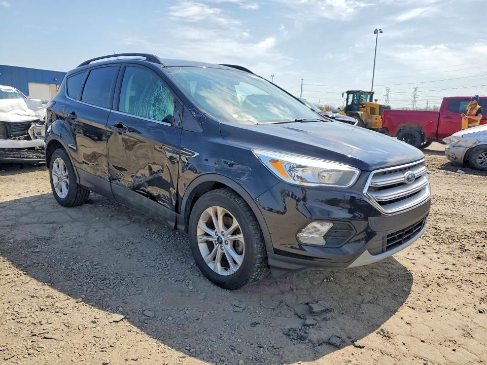 49858396 :رقم المزاد ، 1FMCU0GD5JUB09523 vin ، 2018 Ford Escape مزاد بيع