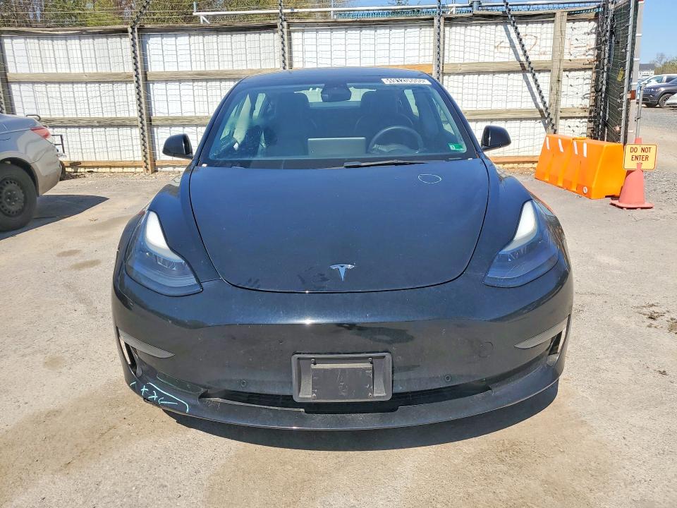 49120606 :رقم المزاد ، 5YJ3E1EA1NF186775 vin ، 2022 Tesla Model 3 مزاد بيع