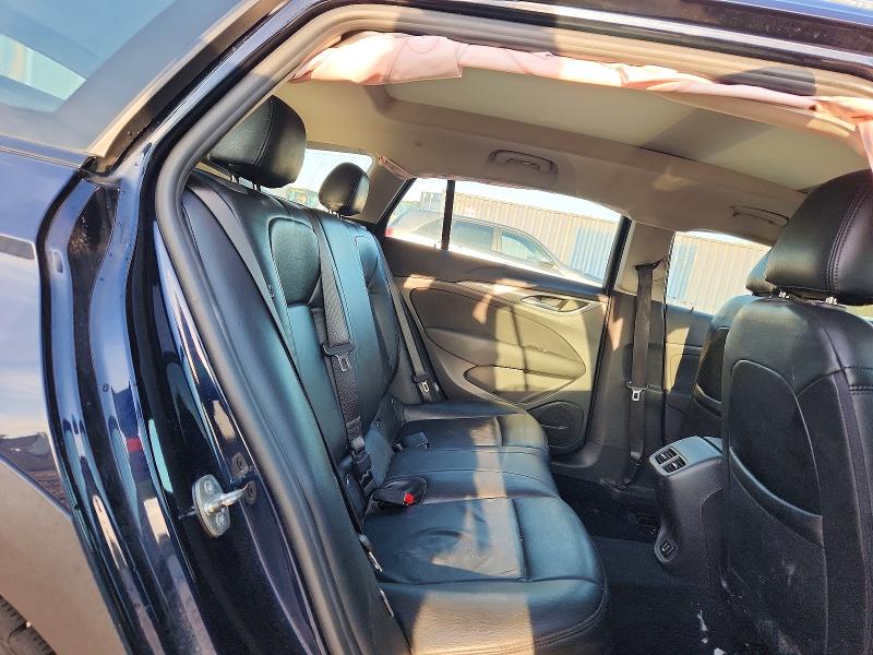 50363246 :رقم المزاد ، W04GU8SX1J1109424 vin ، 2018 Buick Regal Tourx مزاد بيع