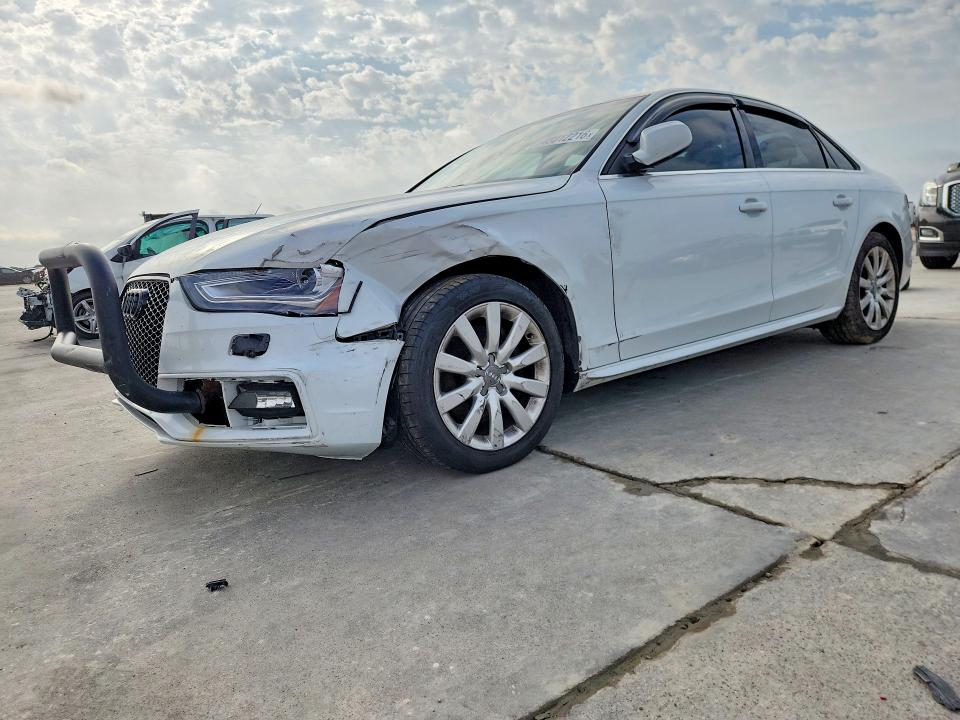 Продажа на аукционе авто 2015 Audi A4, vin: WAUBFAFL4FN004270, номер лота: 48012216