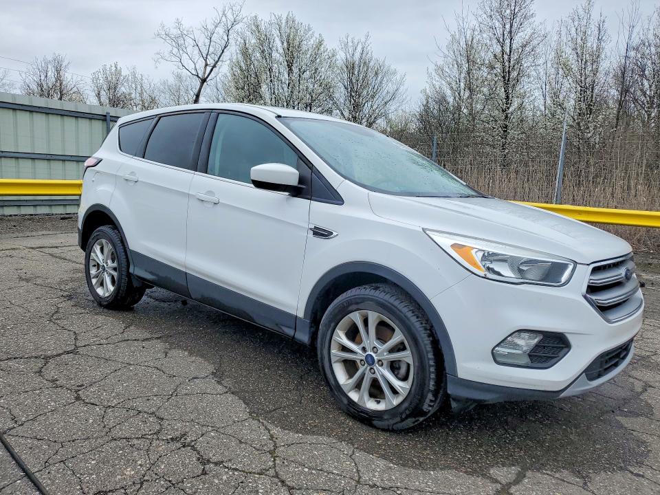 Продаж на аукціоні авто 2017 Ford Escape, vin: 1FMCU0GD1HUD83263, номер лоту: 49469806