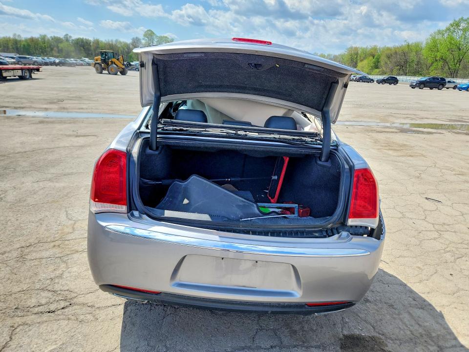 2017 Chrysler 300c მანქანა იყიდება აუქციონზე, vin: 2C3CCAKG5HH565585, აუქციონის ნომერი: 50982736