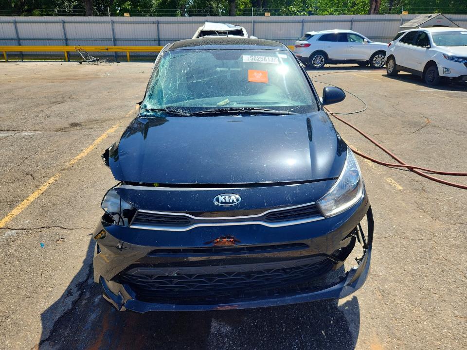 50256136 :رقم المزاد ، 3KPA24AD1ME406082 vin ، 2021 Kia Rio مزاد بيع