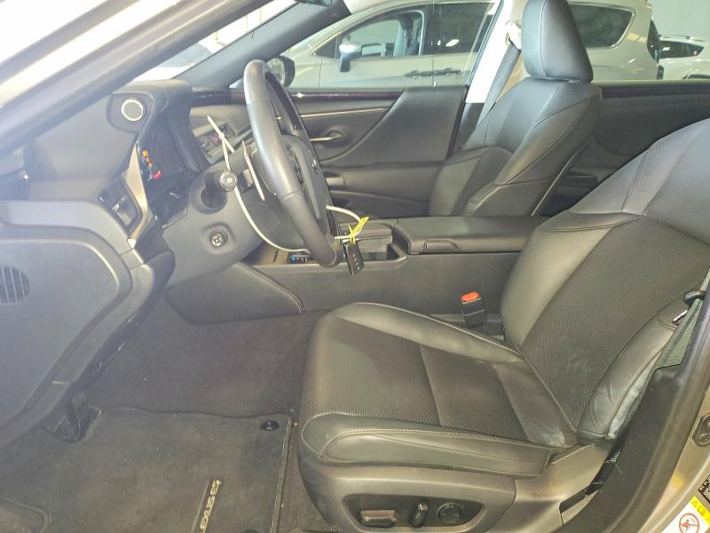 50431286 :رقم المزاد ، 58AB21B14KU002428 vin ، 2019 Lexus Es مزاد بيع
