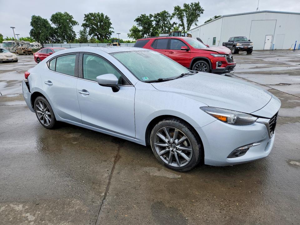 50786596 :رقم المزاد ، 3MZBN1W31JM171241 vin ، 2018 Mazda 3 مزاد بيع