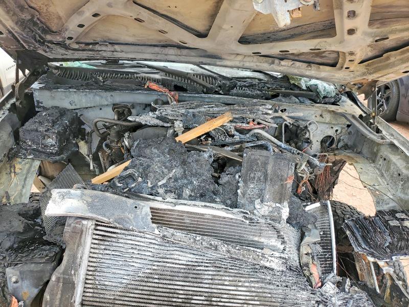 48988956 :رقم المزاد ، 1GTHK23275F968428 vin ، 2005 Gmc Sierra مزاد بيع