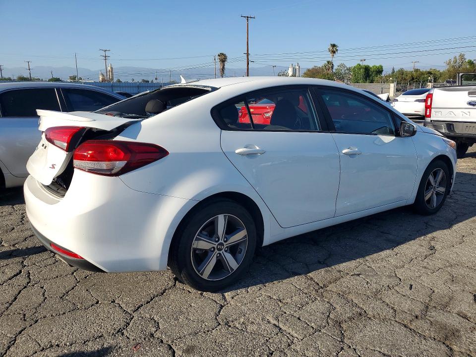 48445216 :رقم المزاد ، 3KPFL4A71JE218395 vin ، 2018 Kia Forte مزاد بيع