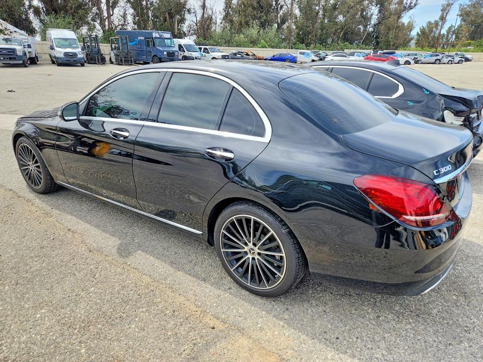 48841506 :رقم المزاد ، W1KWF8DBXMR631977 vin ، 2021 Mercedes-benz C مزاد بيع