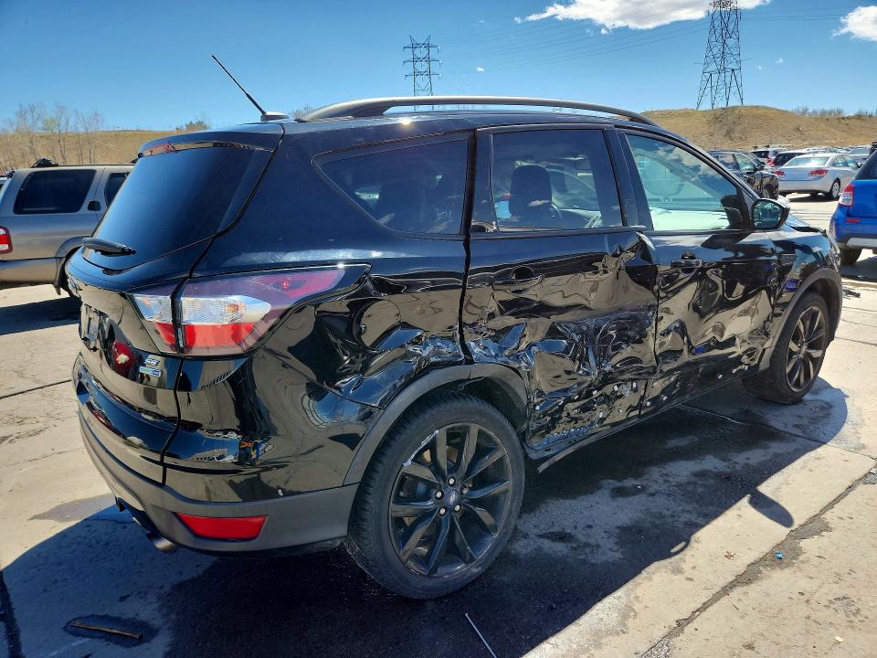 48444866 :رقم المزاد ، 1FMCU9GD2JUC59707 vin ، 2018 Ford Escape مزاد بيع