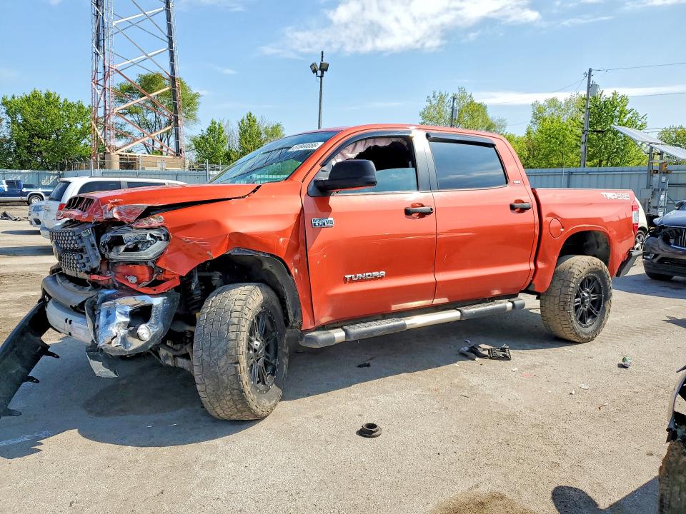 Продаж на аукціоні авто 2018 Toyota Tundra, vin: 5TFDW5F14JX735151, номер лоту: 51844856