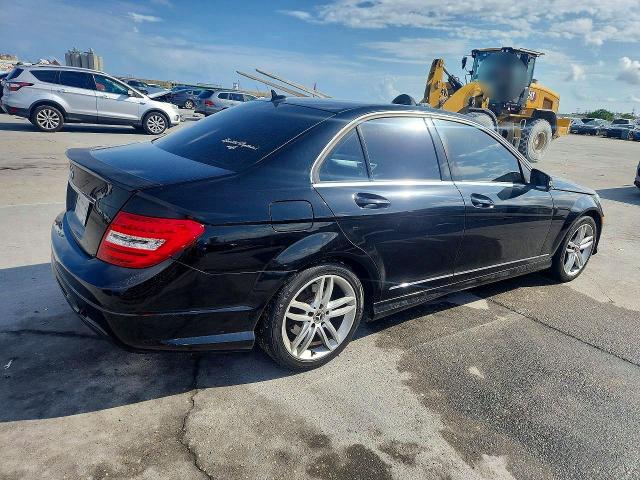 48490726 :رقم المزاد ، WDDGF4HB6EG220841 vin ، 2014 Mercedes-benz C مزاد بيع