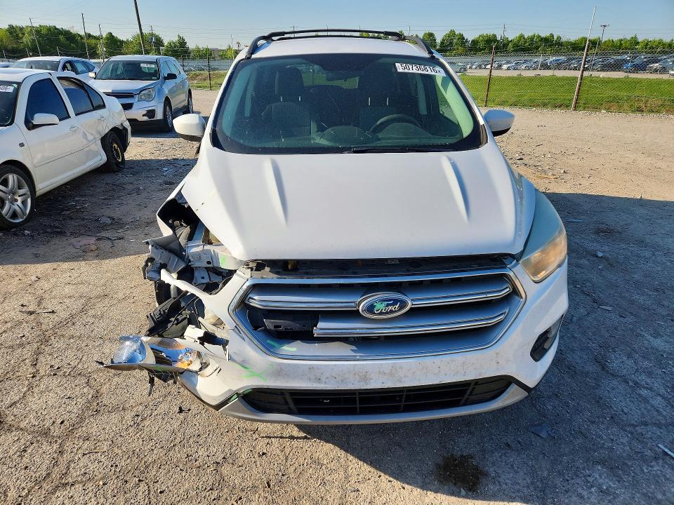 50736816 :رقم المزاد ، 1FMCU9G93HUD45792 vin ، 2017 Ford Escape مزاد بيع
