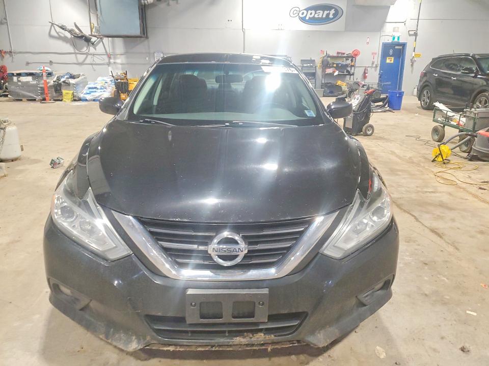2017 Nissan Altima მანქანა იყიდება აუქციონზე, vin: 1N4AL3AP7HN343417, აუქციონის ნომერი: 49877376