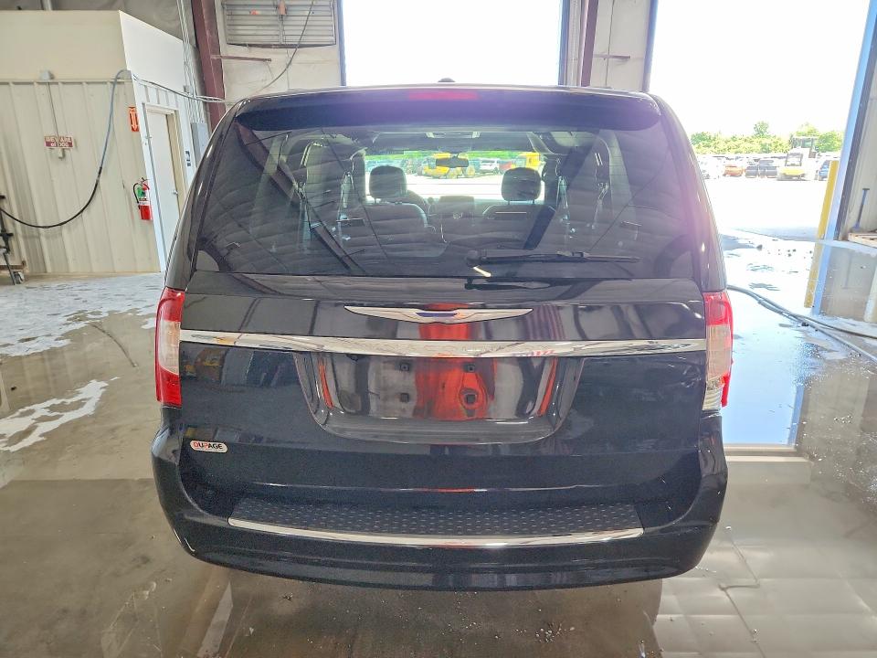 51814526 :رقم المزاد ، 2C4RC1BG8GR199913 vin ، 2016 Chrysler Town & Country مزاد بيع