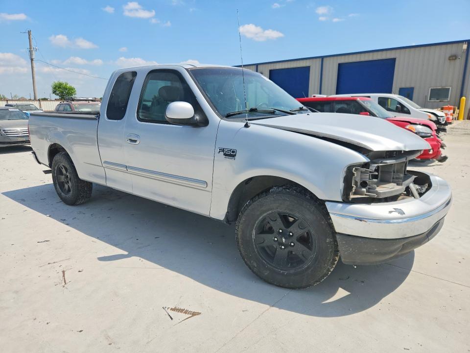50690906 :رقم المزاد ، 1FTRX17W02NB66298 vin ، 2002 Ford F150 مزاد بيع