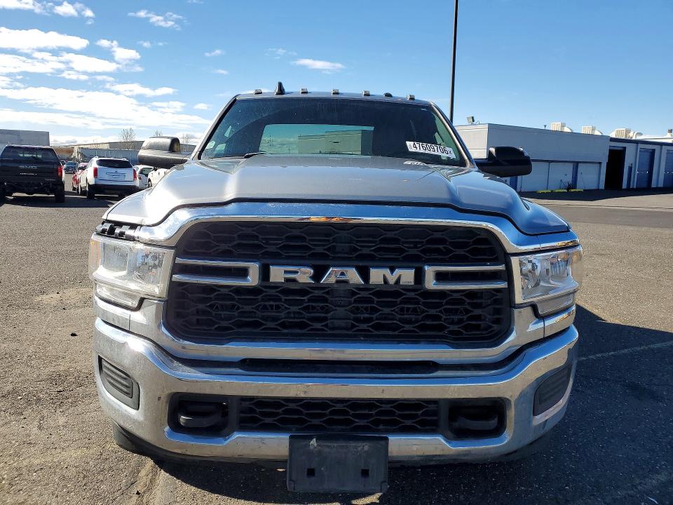 47609706 :رقم المزاد ، 3C63R2GL4NG289733 vin ، 2022 Ram 3500 مزاد بيع