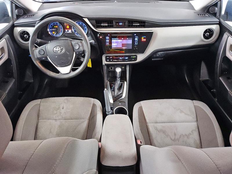 47703836 :رقم المزاد ، 5YFBURHE2JP775554 vin ، 2018 Toyota Corolla مزاد بيع