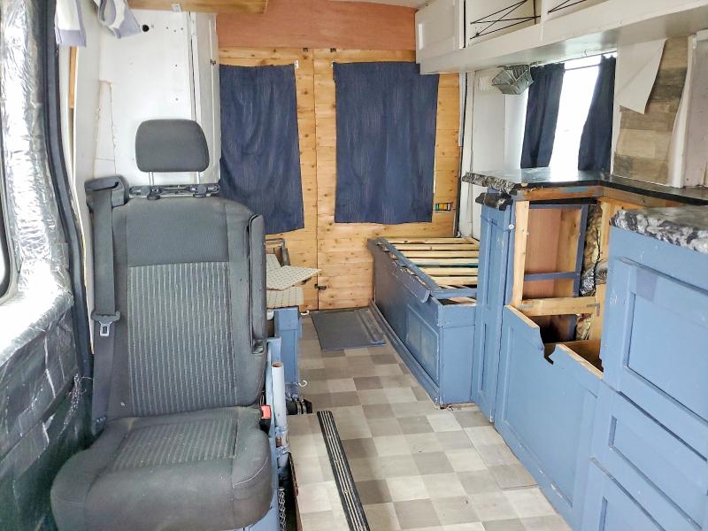 51791196 :رقم المزاد ، 1FMZK1CG4FKA43149 vin ، 2015 Ford Transit مزاد بيع