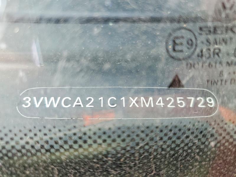 49258456 :رقم المزاد ، 3VWCA21C1XM425729 vin ، 1999 Volkswagen New Beetle مزاد بيع