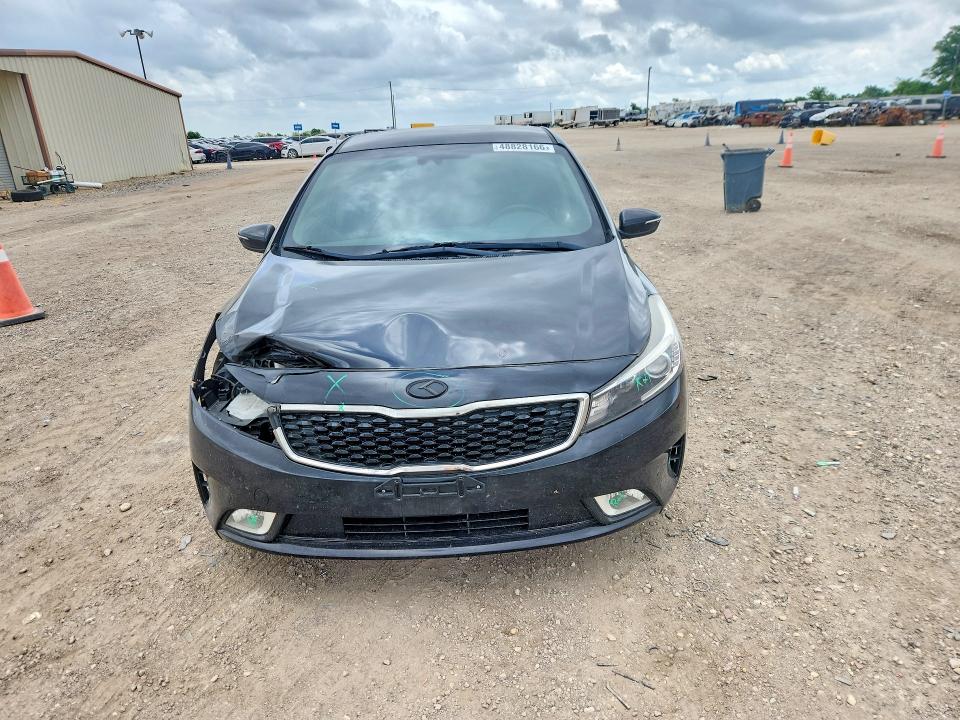 48828166 :رقم المزاد ، 3KPFL4A70HE024354 vin ، 2017 Kia Forte مزاد بيع